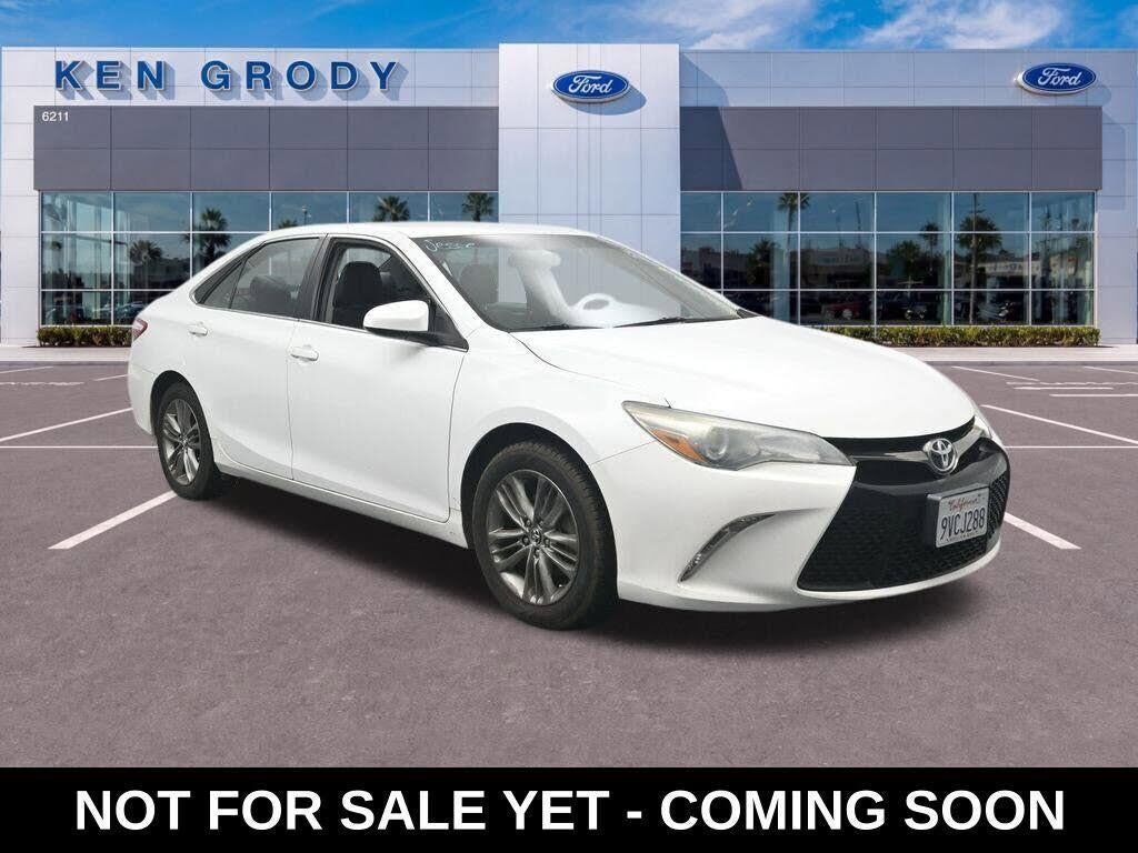 2016 Toyota Camry SE — photo 1 of 1