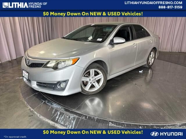 2014 Toyota Camry SE — photo 1 of 13