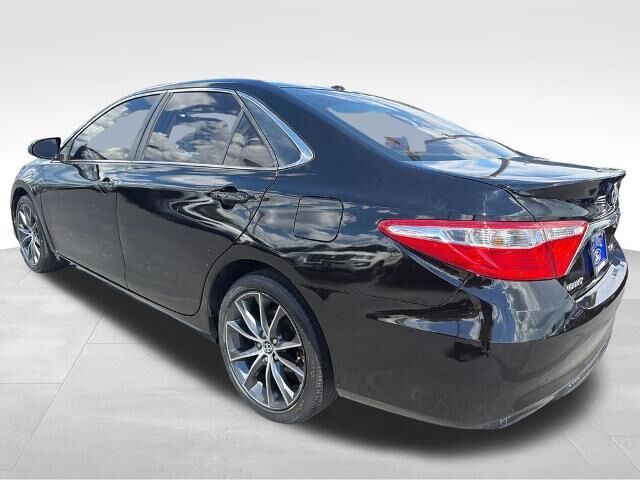 2015 Toyota Camry XLE — photo 1 of 12
