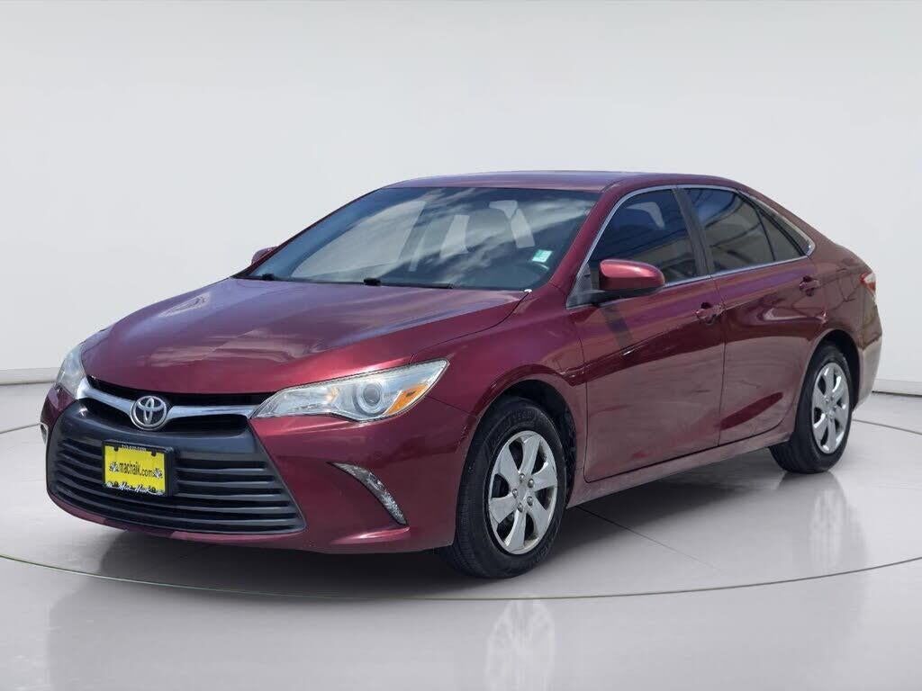 2017 Toyota Camry LE — photo 1 of 27
