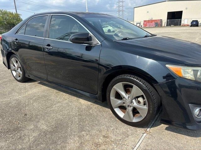 2012 Toyota Camry SE — photo 1 of 1