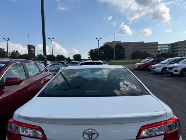 2012 Toyota Camry SE — photo 1 of 7