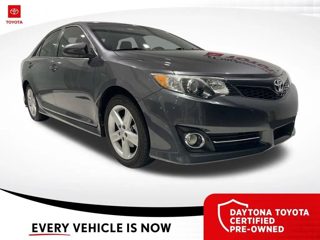 2014 Toyota Camry SE — photo 1 of 10
