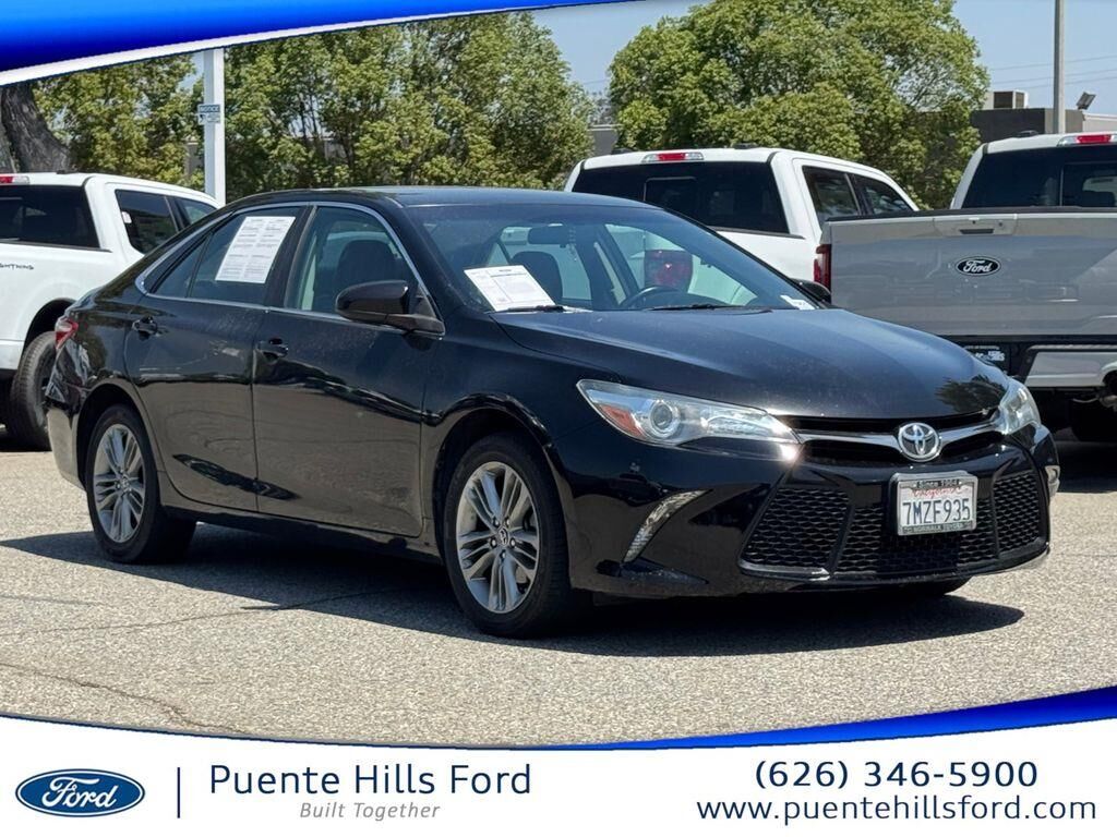 2015 Toyota Camry SE — photo 1 of 2