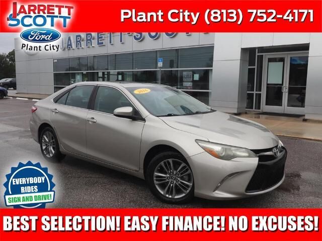 2016 Toyota Camry SE