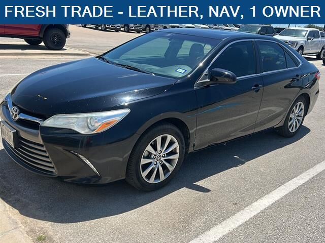 2016 Toyota Camry XLE — photo 1 of 22