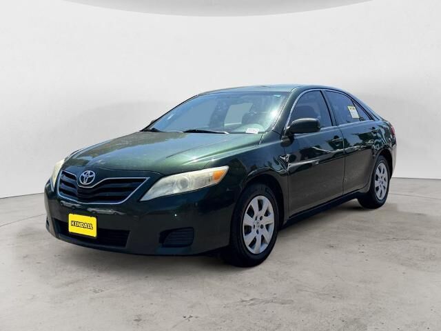 2011 Toyota Camry LE — photo 1 of 13