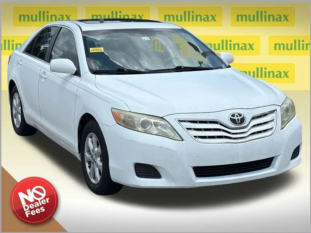 2011 Toyota Camry LE — photo 1 of 43