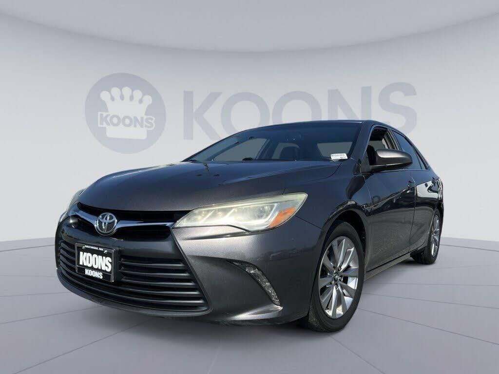 2016 Toyota Camry XSE V6 — photo 1 of 2
