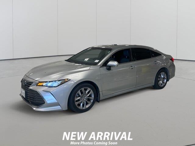 2019 Toyota Avalon XLE — photo 1 of 26