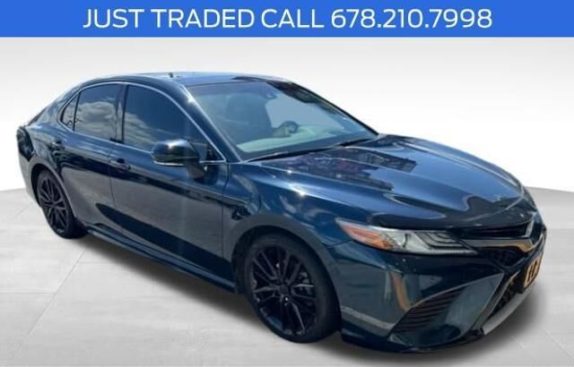 2018 Toyota Camry XLE V6 — photo 1 of 9