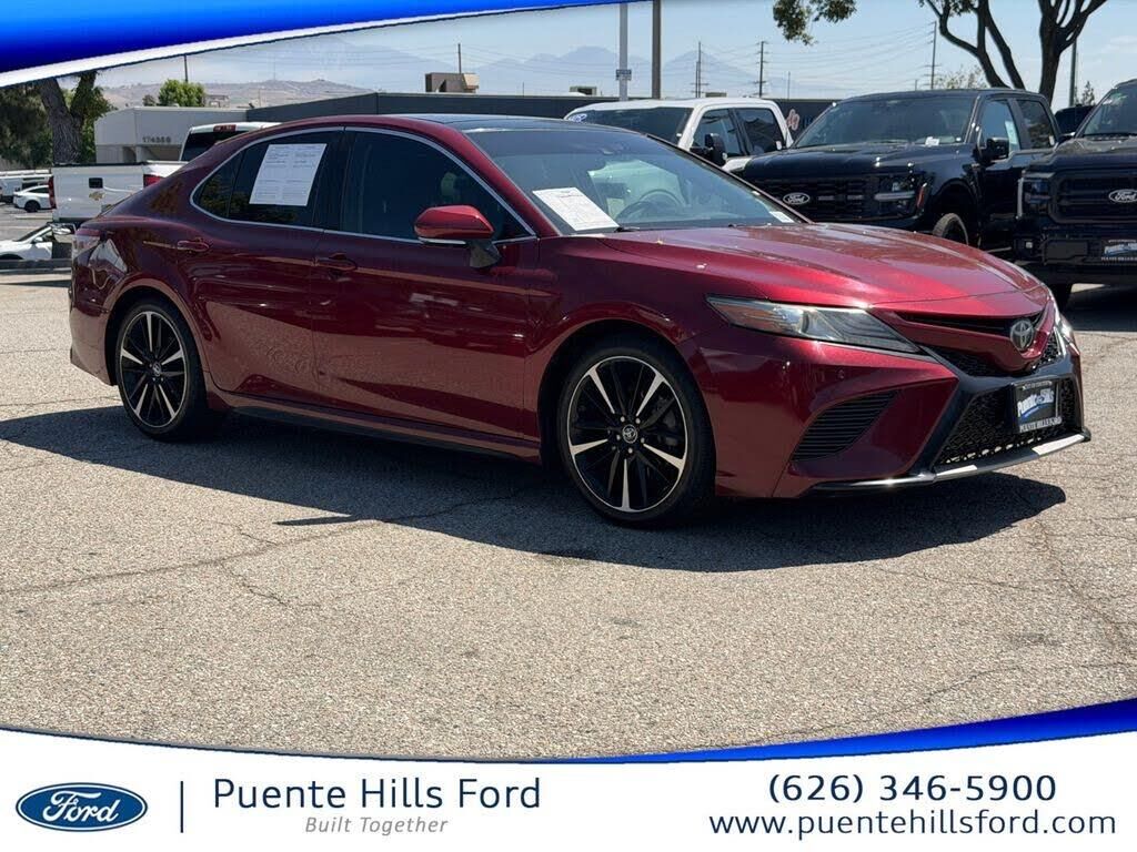 2018 Toyota Camry XLE V6 — photo 1 of 4