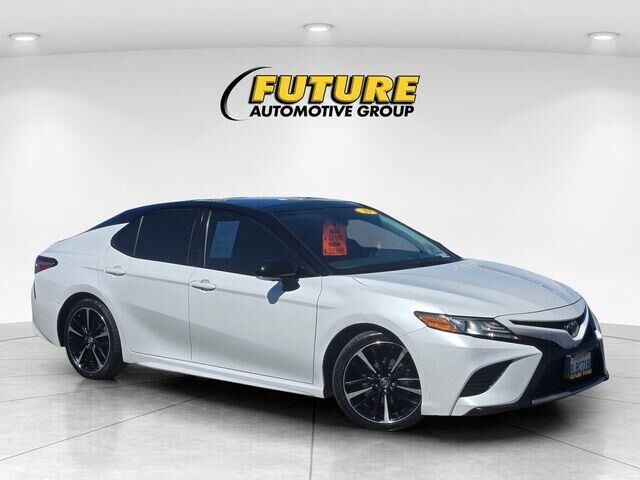 2019 Toyota Camry XLE V6 — photo 1 of 39