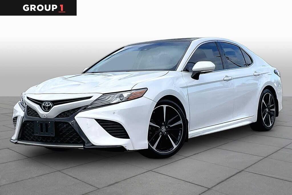 2018 Toyota Camry XLE V6 — photo 1 of 1