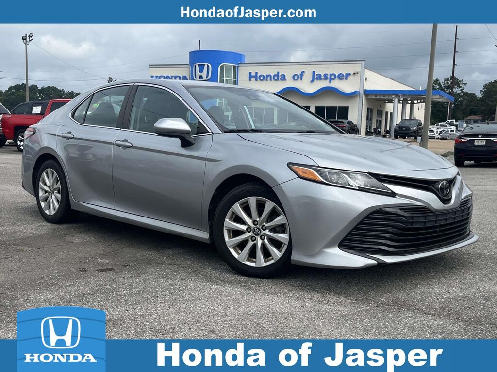 2020 Toyota Camry LE Auto (Natl) — photo 1 of 13