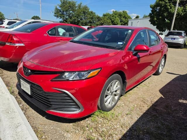 2024 Toyota Camry LE — photo 1 of 35