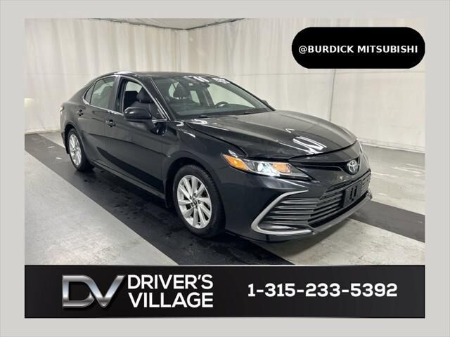 2024 Toyota Camry LE — photo 1 of 13