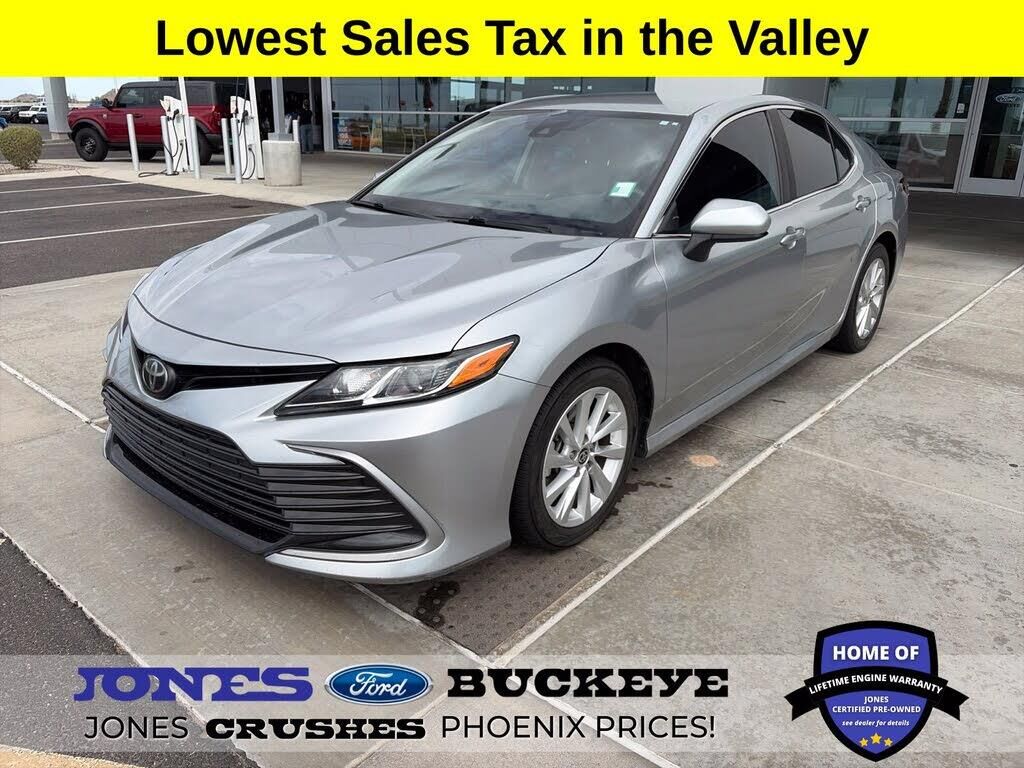 2021 Toyota Camry LE — photo 1 of 1