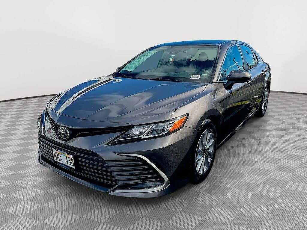 2022 Toyota Camry LE — photo 1 of 1