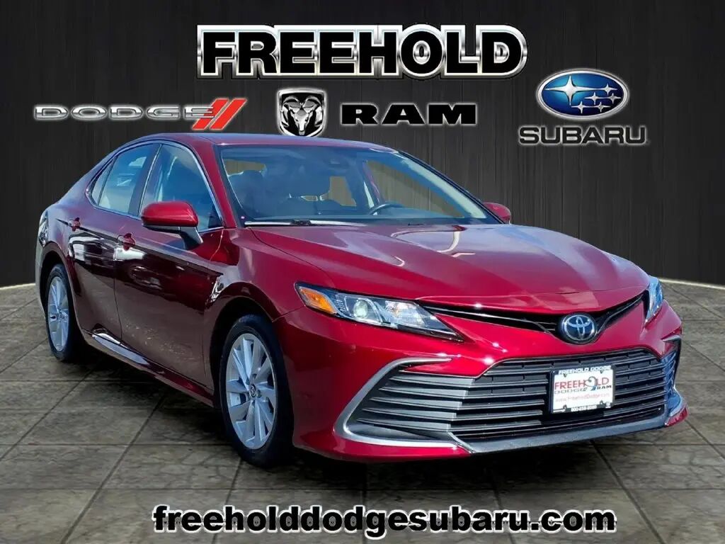 2022 Toyota Camry LE — photo 1 of 13
