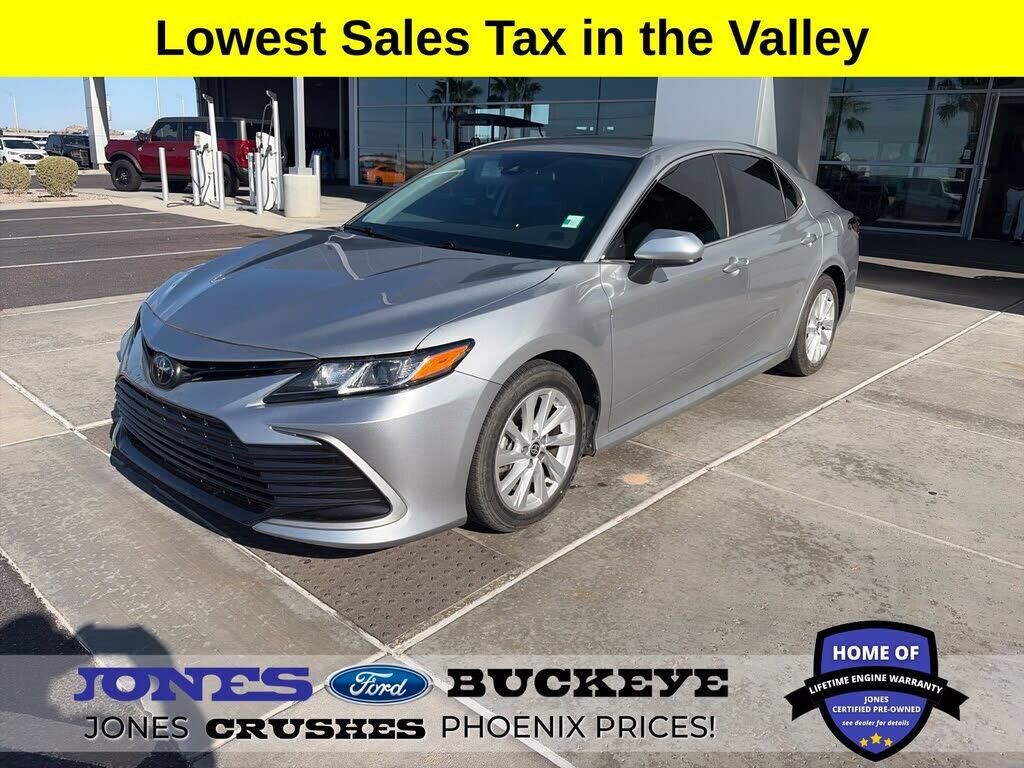 2023 Toyota Camry LE — photo 1 of 1