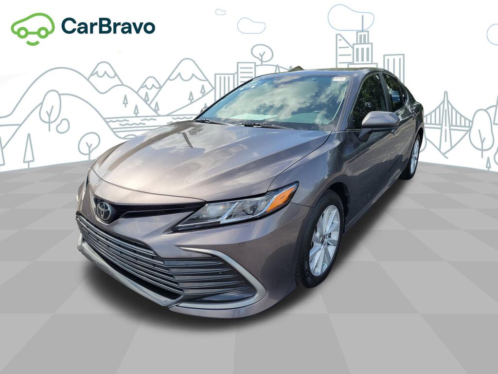 2024 Toyota Camry LE — photo 1 of 6