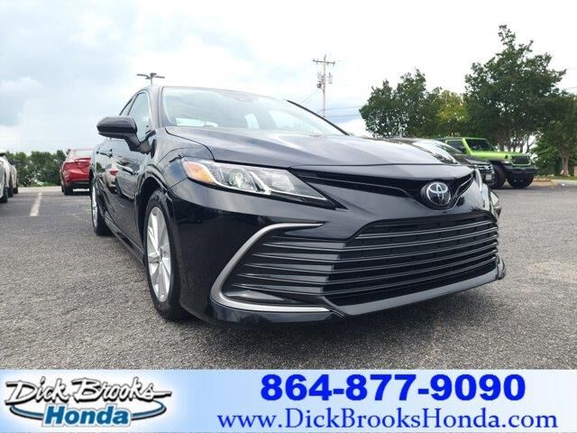 2024 Toyota Camry LE — photo 1 of 13