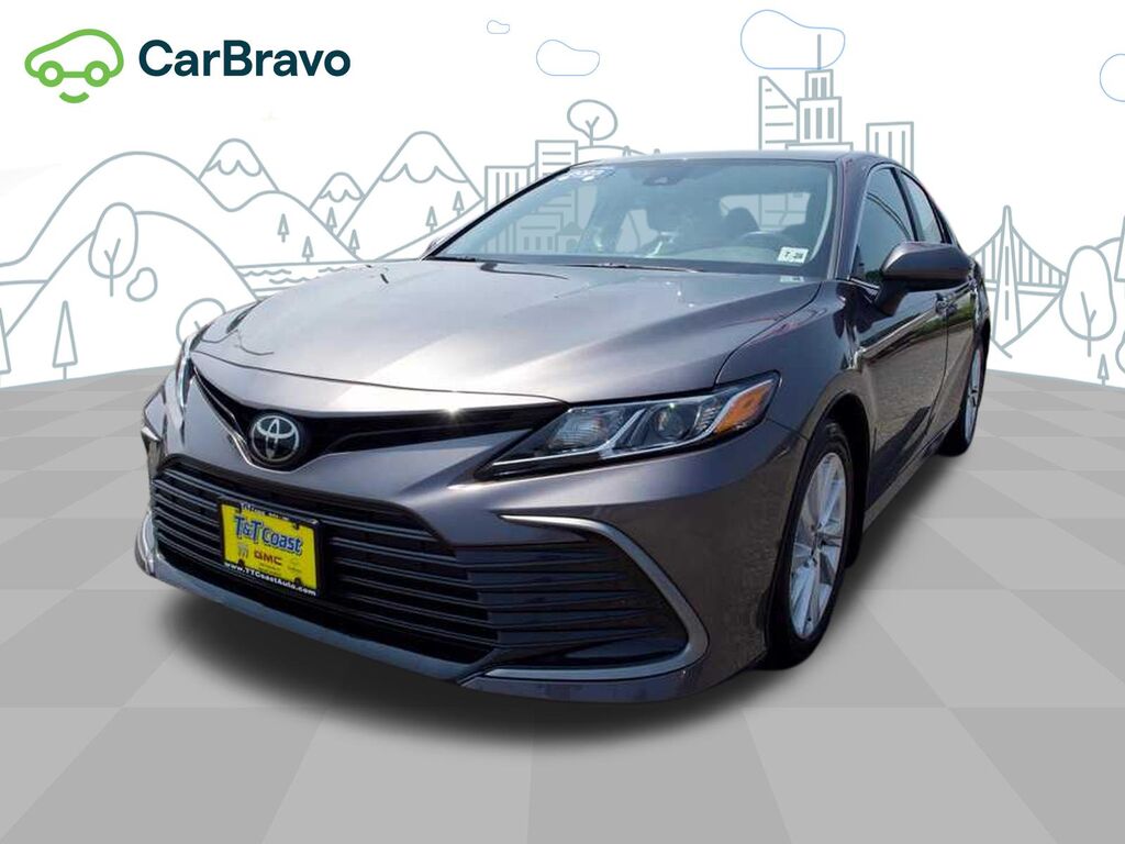 2023 Toyota Camry LE — photo 1 of 1