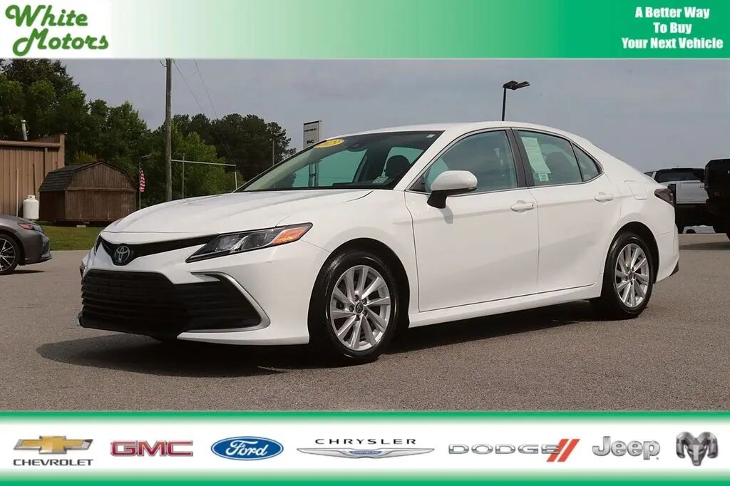 2023 Toyota Camry LE — photo 1 of 13