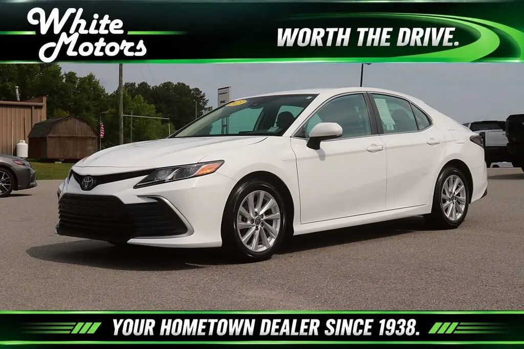2023 Toyota Camry LE — photo 1 of 13