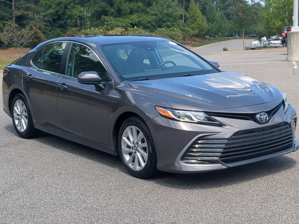 2024 Toyota Camry LE — photo 1 of 13