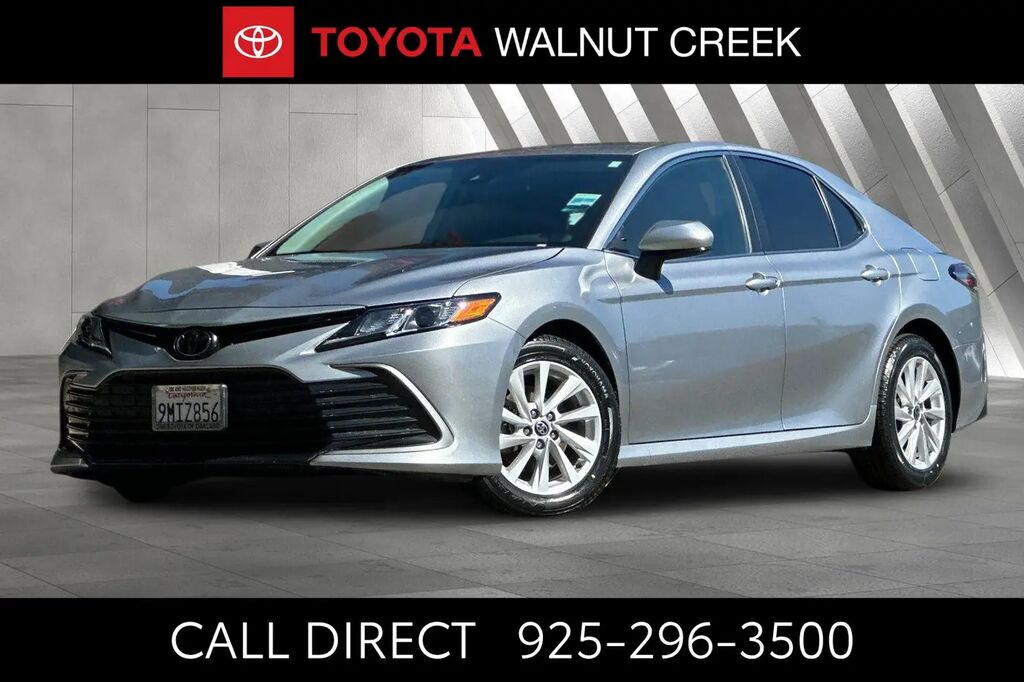 2024 Toyota Camry LE — photo 1 of 1