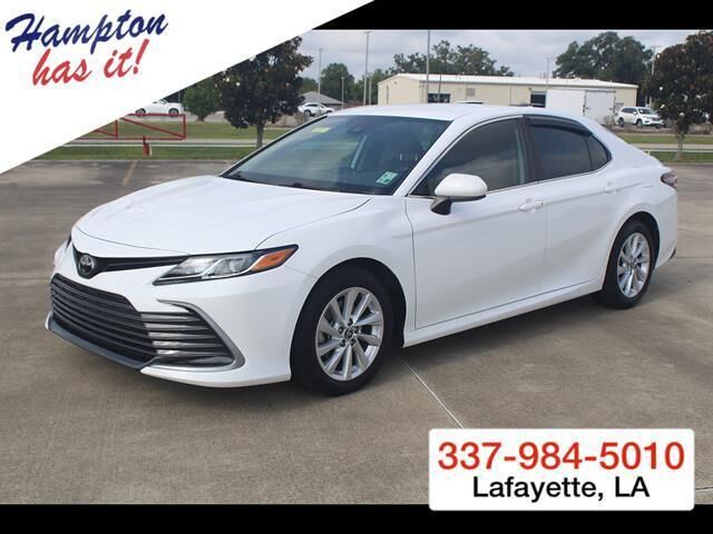 2023 Toyota Camry LE — photo 1 of 30