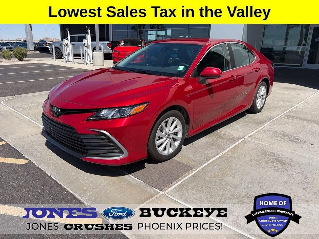 2024 Toyota Camry LE — photo 1 of 1