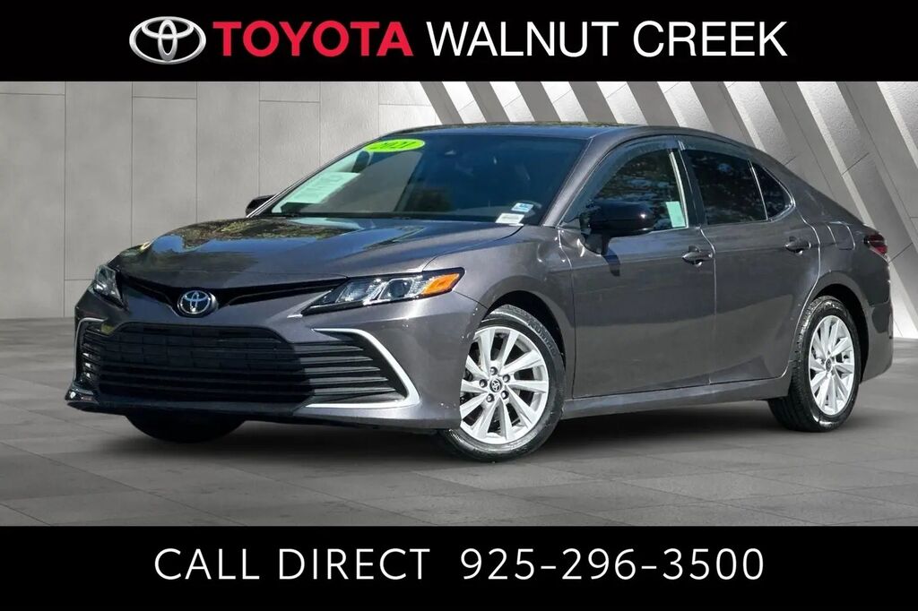 2021 Toyota Camry LE — photo 1 of 11