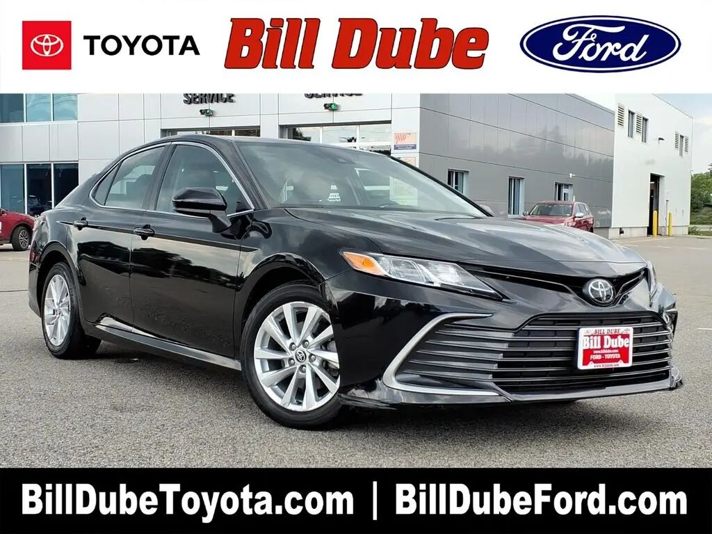 2023 Toyota Camry LE — photo 1 of 13