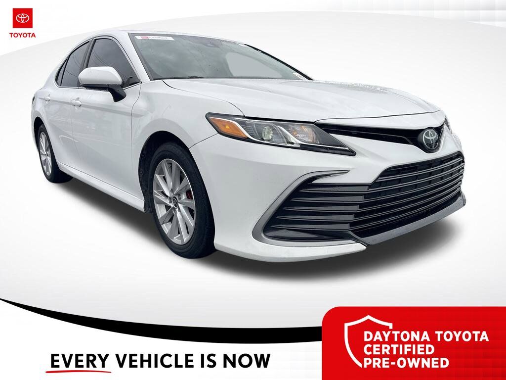 2024 Toyota Camry LE — photo 1 of 10