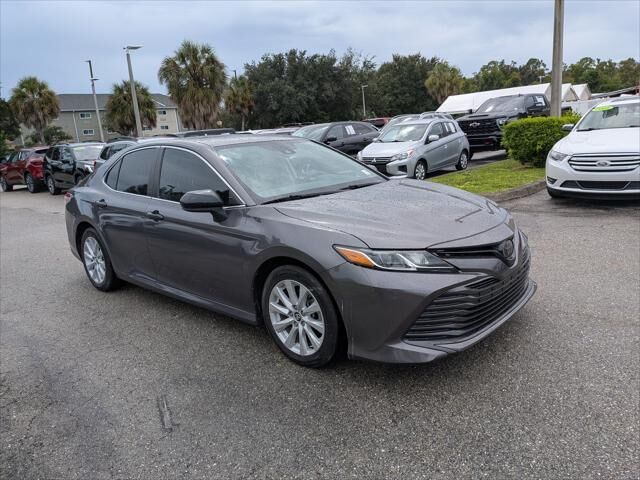 2020 Toyota Camry LE — photo 1 of 13