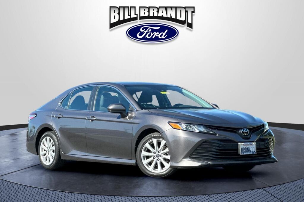 2020 Toyota Camry LE — photo 1 of 18
