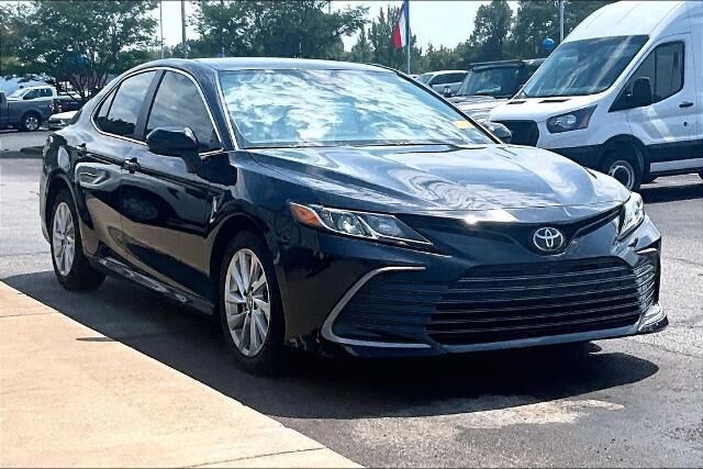 2023 Toyota Camry LE — photo 1 of 15