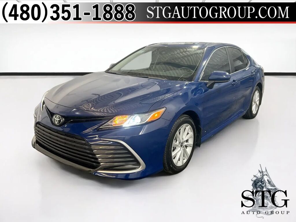 2024 Toyota Camry LE — photo 1 of 13