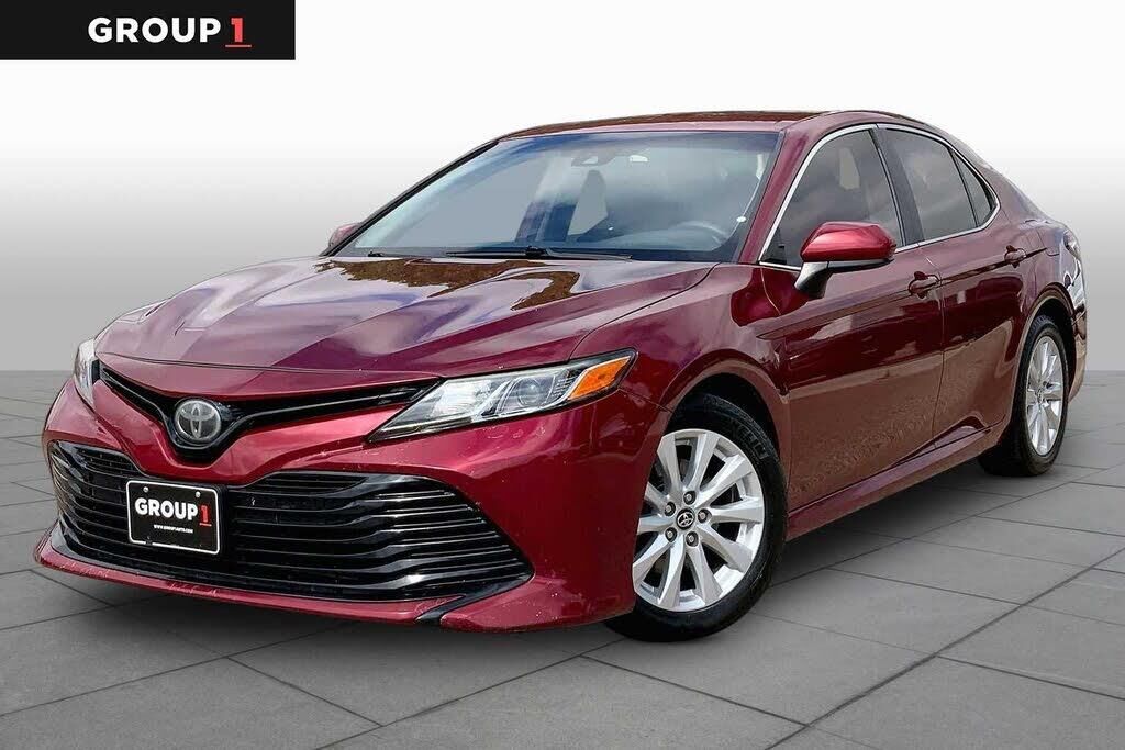 2020 Toyota Camry LE — photo 1 of 2