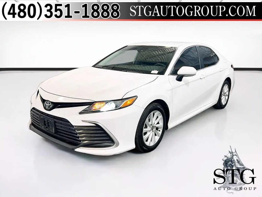 2024 Toyota Camry LE — photo 1 of 13
