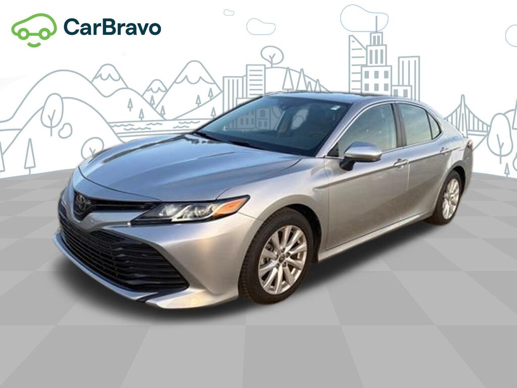 2020 Toyota Camry LE — photo 1 of 6