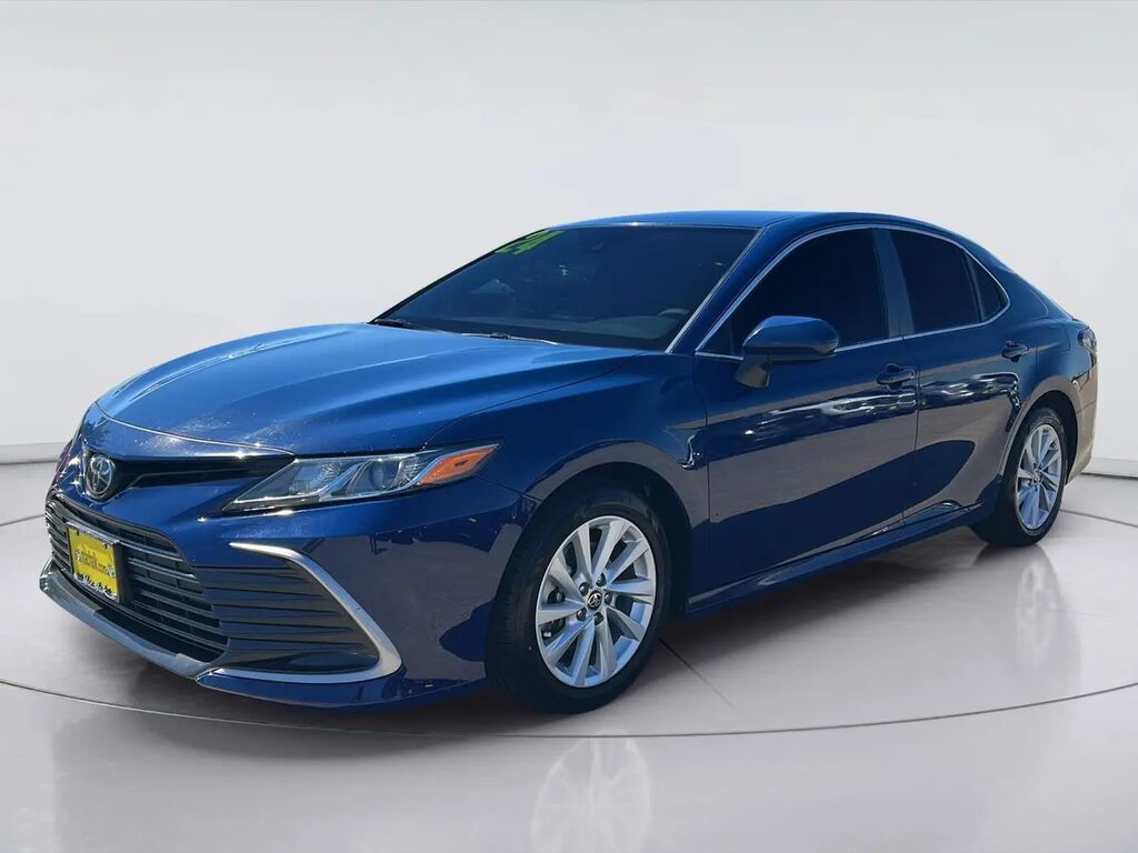 2024 Toyota Camry LE — photo 1 of 13