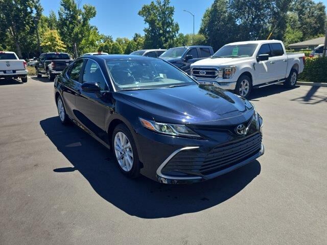 2021 Toyota Camry LE — photo 1 of 11