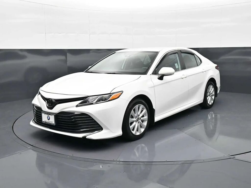 2020 Toyota Camry LE — photo 1 of 13