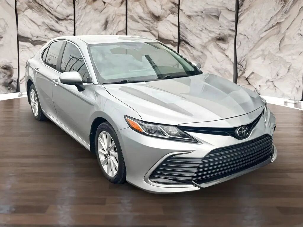 2021 Toyota Camry LE — photo 1 of 1