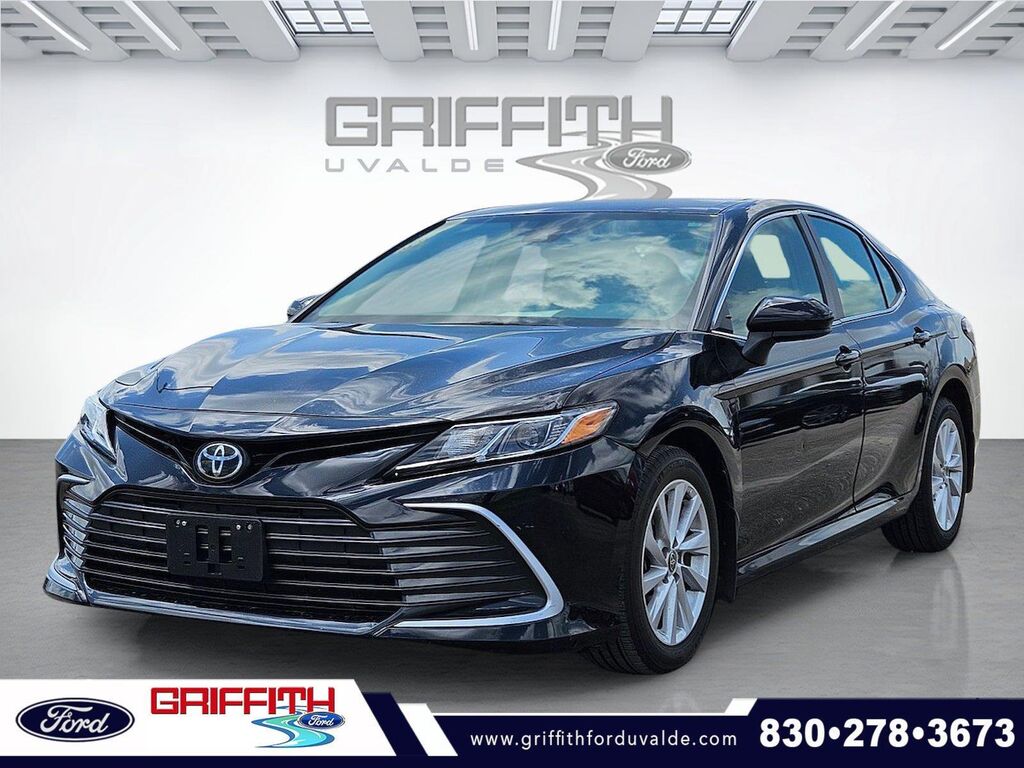 2023 Toyota Camry LE — photo 1 of 2