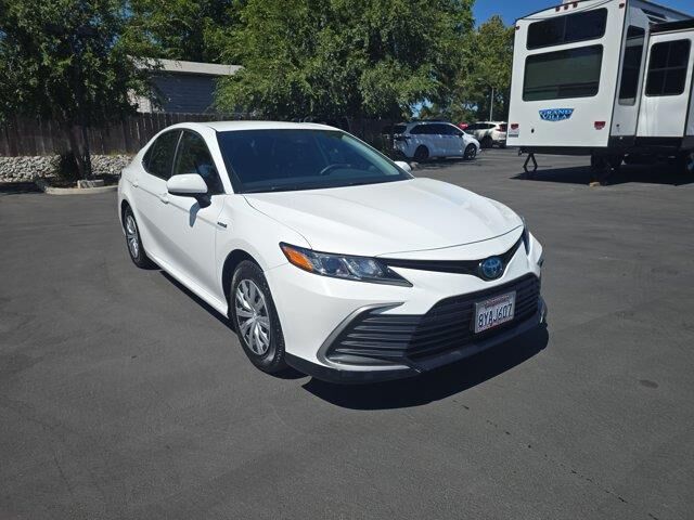 2021 Toyota Camry Hybrid LE — photo 1 of 11